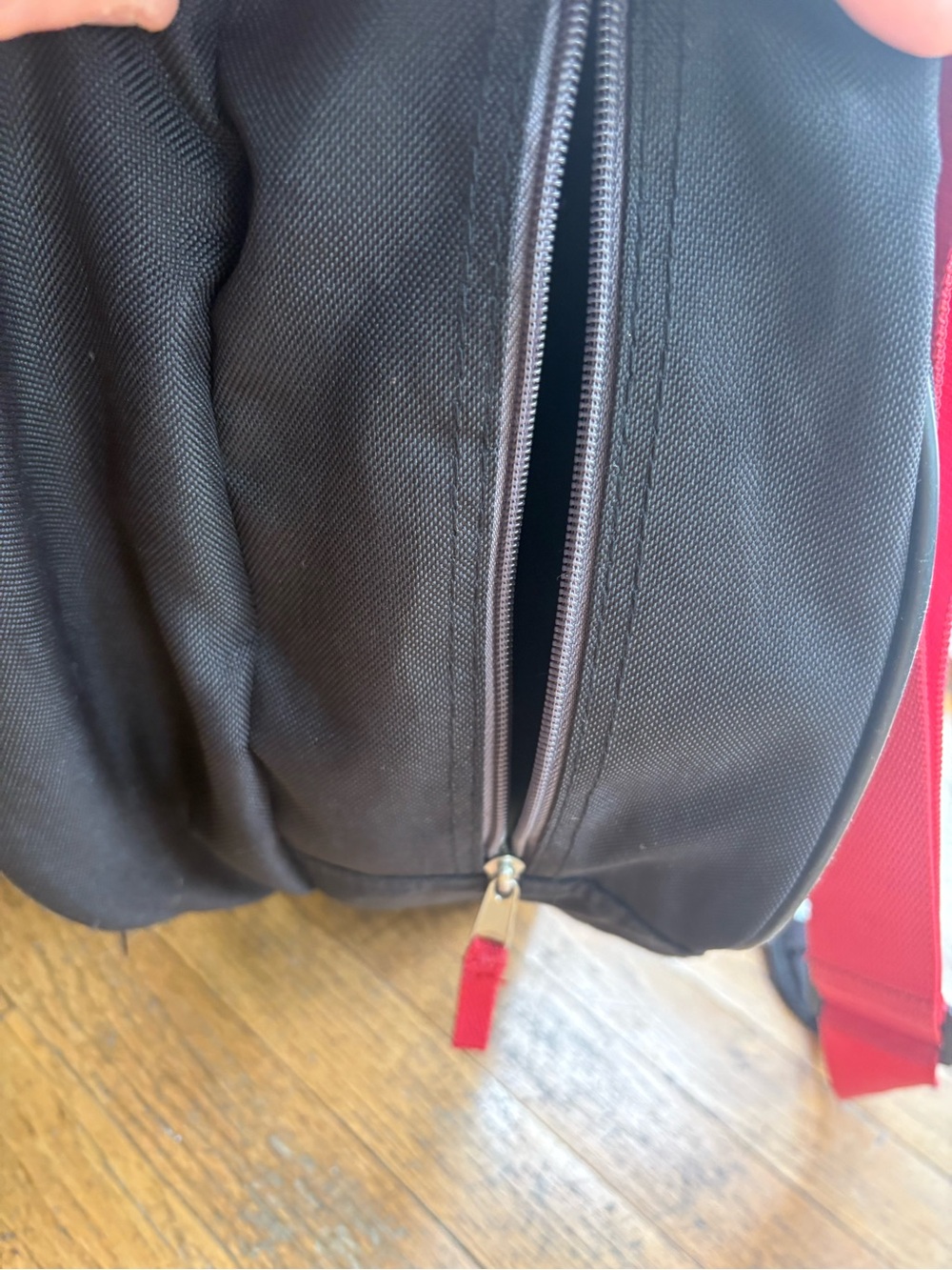 Wilson Pro Staff Tennis Racket Bag | Gray & Red | Multi-Compartment ๐พ - Picture 12 of 16